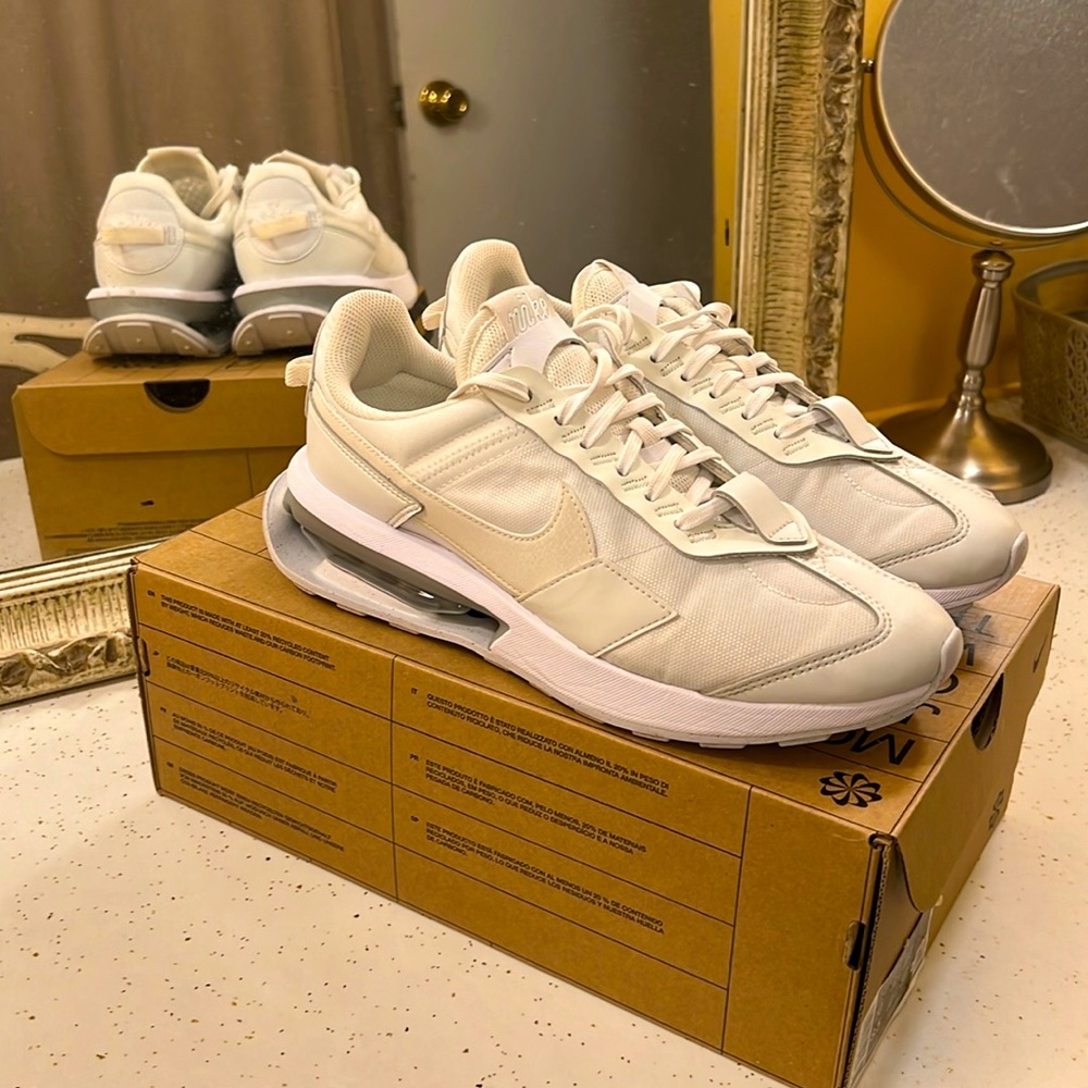 Women’s Nike Air Max Pre-Day
